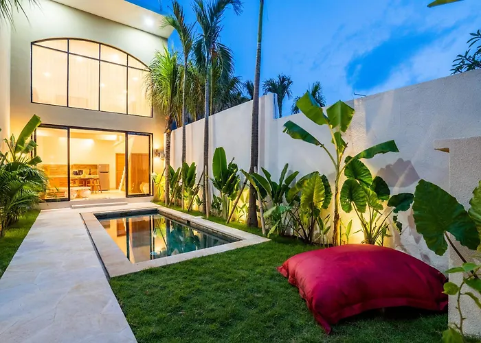 Villa Moma Complex *