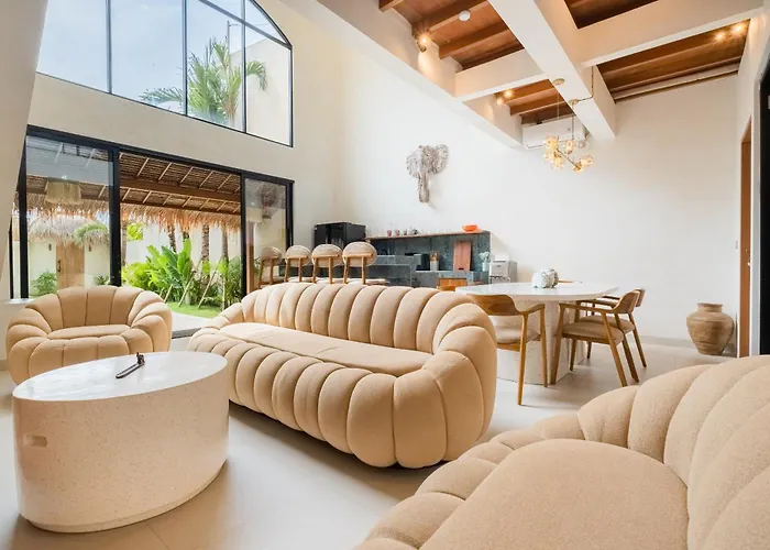 Moma Complex Villa *